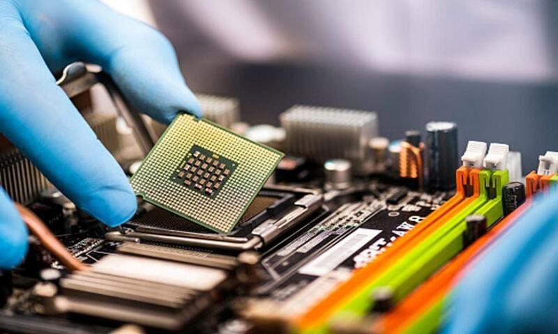 Chip bán dẫn giúp điện thoại, máy tính, ô tô và thiết bị thông minh xử lý thông tin nhanh chóng. 