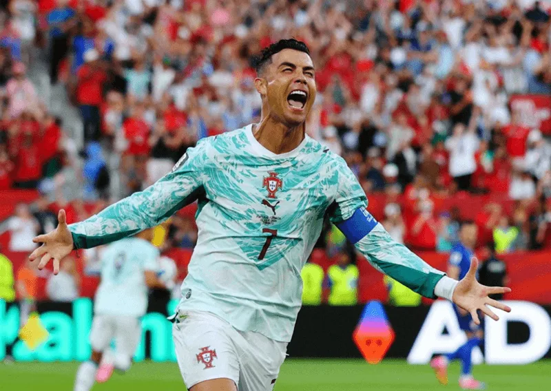 Cristiano Ronaldo bước vào năm 2026 với vị thế của một thực thể vĩ đại, thách thức mọi giới hạn thời gian.