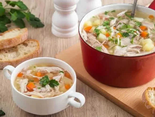 Cách nấu súp gà thơm ngon, sánh mịn và đơn giản tại nhà